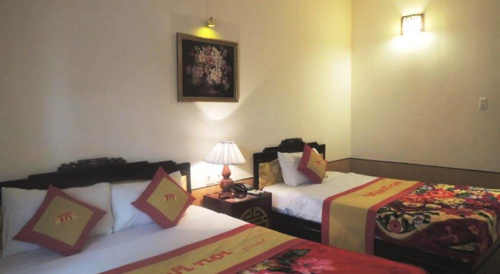 Thanh Noi Hotel Хюэ Экстерьер фото