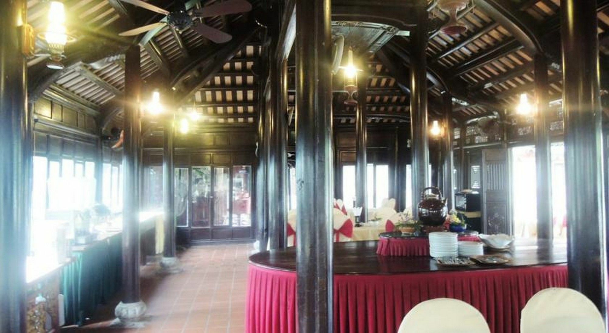 Thanh Noi Hotel Хюэ Экстерьер фото